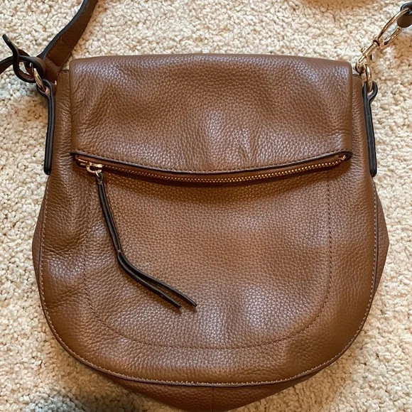 Brand new, never used Vince Camuto  crossbody bag in a beautiful brown leather. - Picture 5 of 7